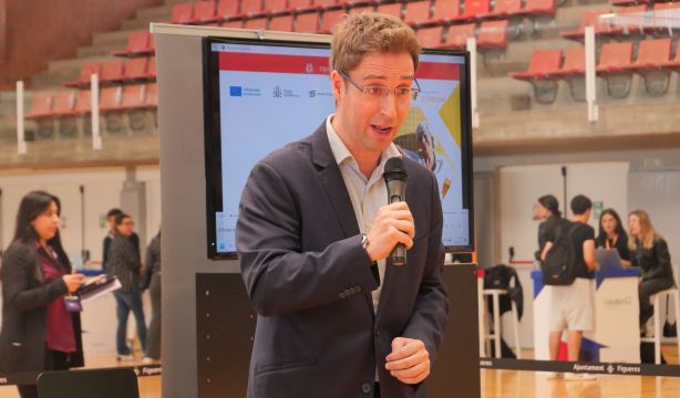 Jordi Masquef, alcalde de Figueres inaugura la feria Talento 45+ de Girona