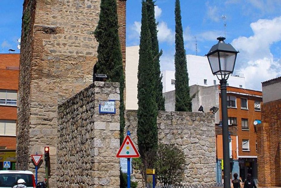Wikipedia Commons. Los 9 edificios más antiguos de Zamora Wikipedia Commons. Los 9 edificios más antiguos de Zamora