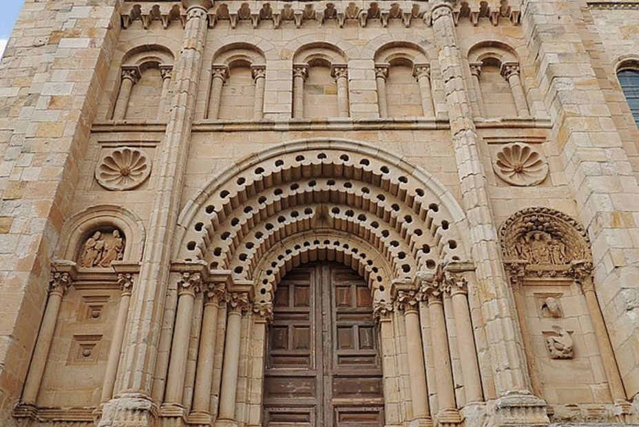 Wikipedia Commons. Los 9 edificios más antiguos de Zamora Wikipedia Commons. Los 9 edificios más antiguos de Zamora
