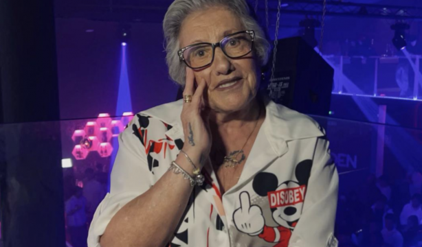 Esta mujer mayor ha conquistado las redes sociales a ritmo de reggaetón