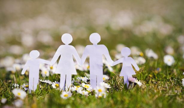 La Seguridad Social alerta de bulos sobre la cotización asimilada por parto y cuidado de hijos