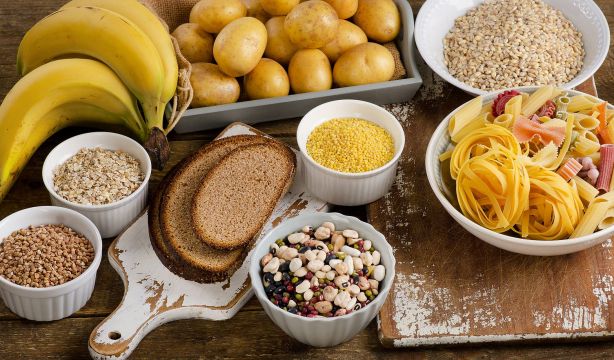 ¿Quieres llegar bien a los 80 años? Harvard revela qué debes comer desde los 40
