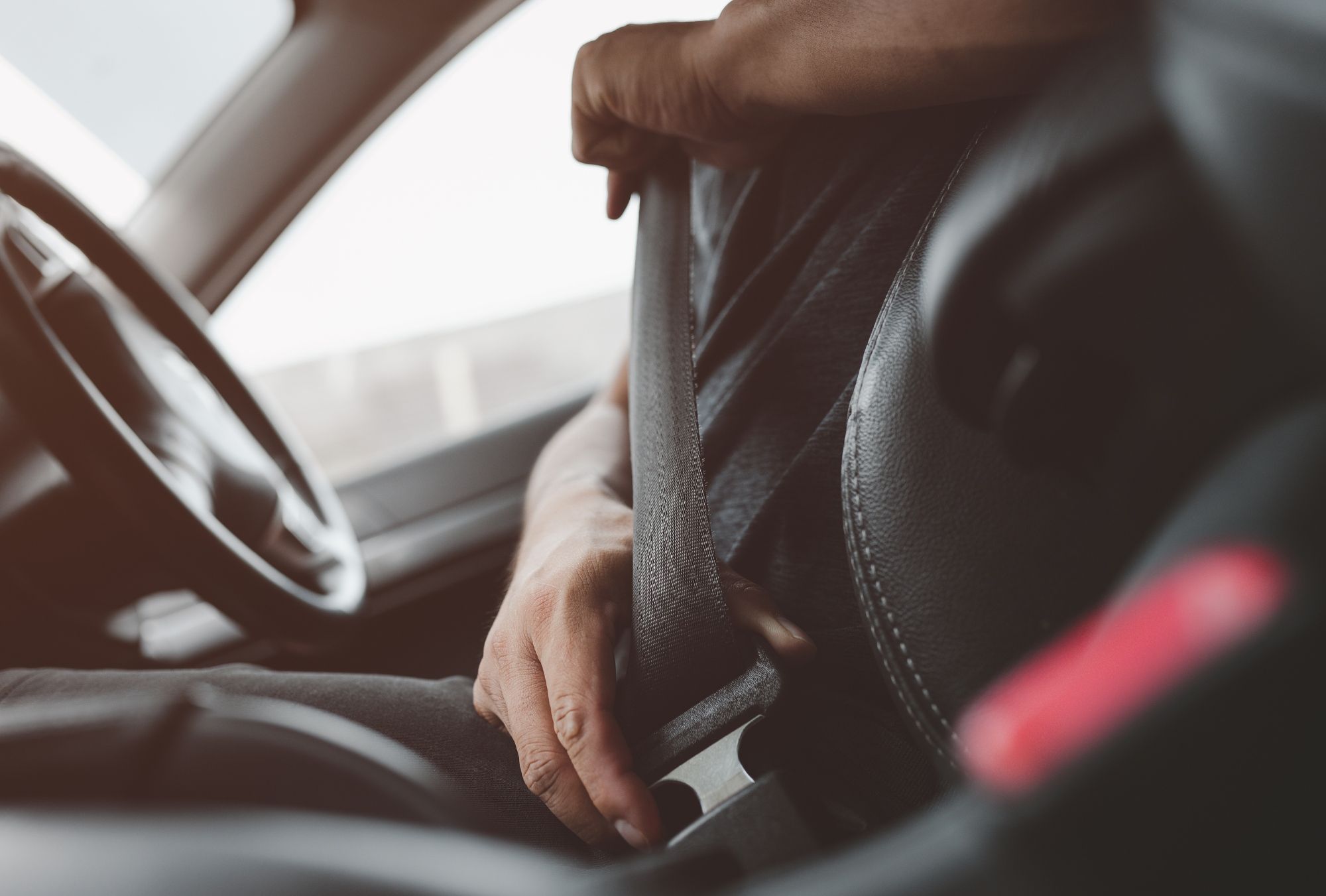 Cuatro trucos del cinturón de seguridad del coche que te pueden ayudar en caso de accidente (Bigstock) Cuatro trucos del cinturón de seguridad del coche que te pueden ayudar en caso de accidente (Bigstock)