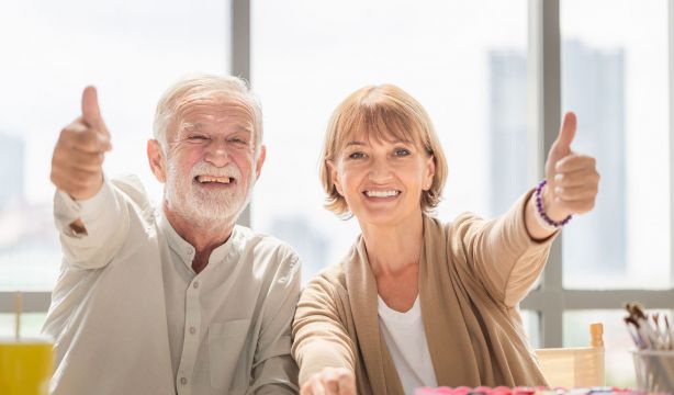 Talleres artesanales revitalizarán la actividad de las asociaciones de mayores de Almería (Bigstock)