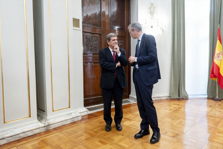 EuropaPress 6232690 gobernador banco espana jose luis escriva exgobernador pablo hernandez cos EuropaPress 6232690 gobernador banco espana jose luis escriva exgobernador pablo hernandez cos
