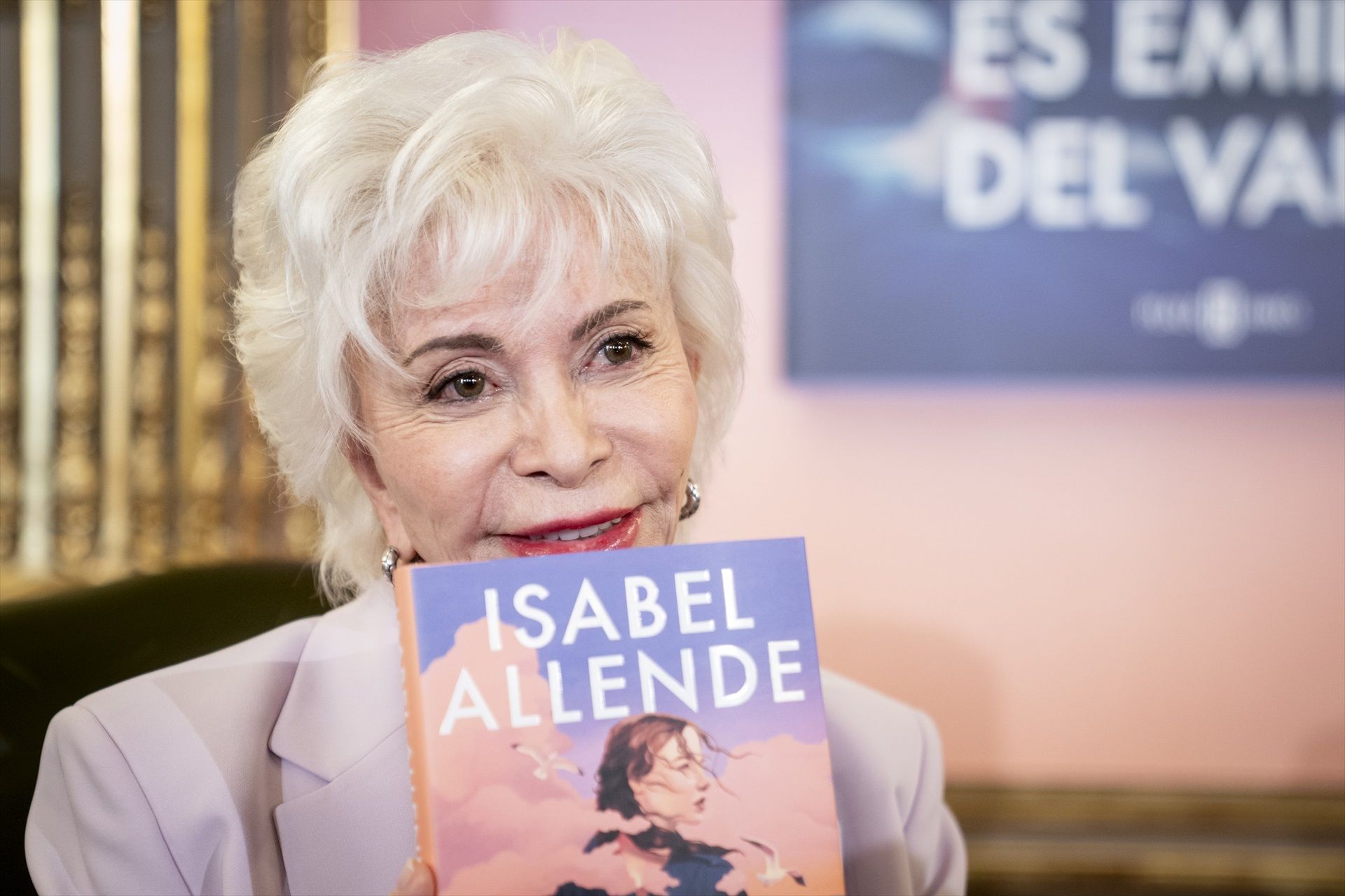 Isabel Allende no descarta irse de EEUU por Trump: "No quiero vivir en una dictadura" Isabel Allende no descarta irse de EEUU por Trump: "No quiero vivir en una dictadura"