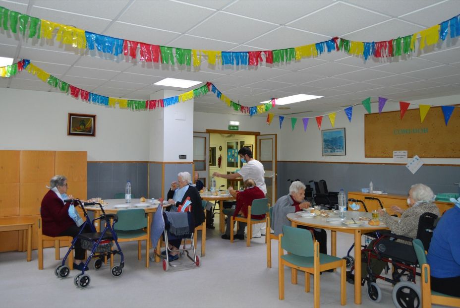 El Gobierno garantizará menús saludables en las residencias: "Comer bien es un derecho, no un lujo" El Gobierno garantizará menús saludables en las residencias: "Comer bien es un derecho, no un lujo"