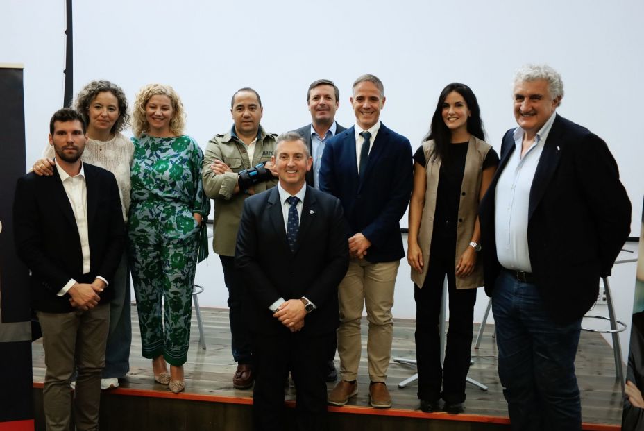 La Cámara de Comercio de Badajoz lanza un mensaje a los sénior La sociedad os necesita La Cámara de Comercio de Badajoz lanza un mensaje a los sénior La sociedad os necesita