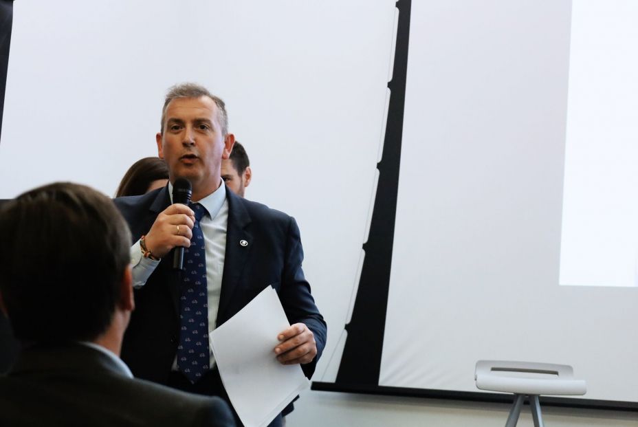 Ángel Barrera El poder de reinventarse es tener la capacidad de seguir creciendo y aparendiendo Ángel Barrera El poder de reinventarse es tener la capacidad de seguir creciendo y aparendiendo