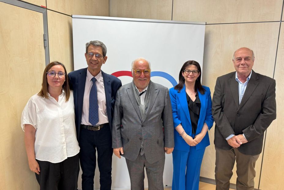 La PMP se reúne con la DGT y pide no caer en el edadismo: "No todo mayor es un riesgo al volante" La PMP se reúne con la DGT y pide no caer en el edadismo: "No todo mayor es un riesgo al volante"