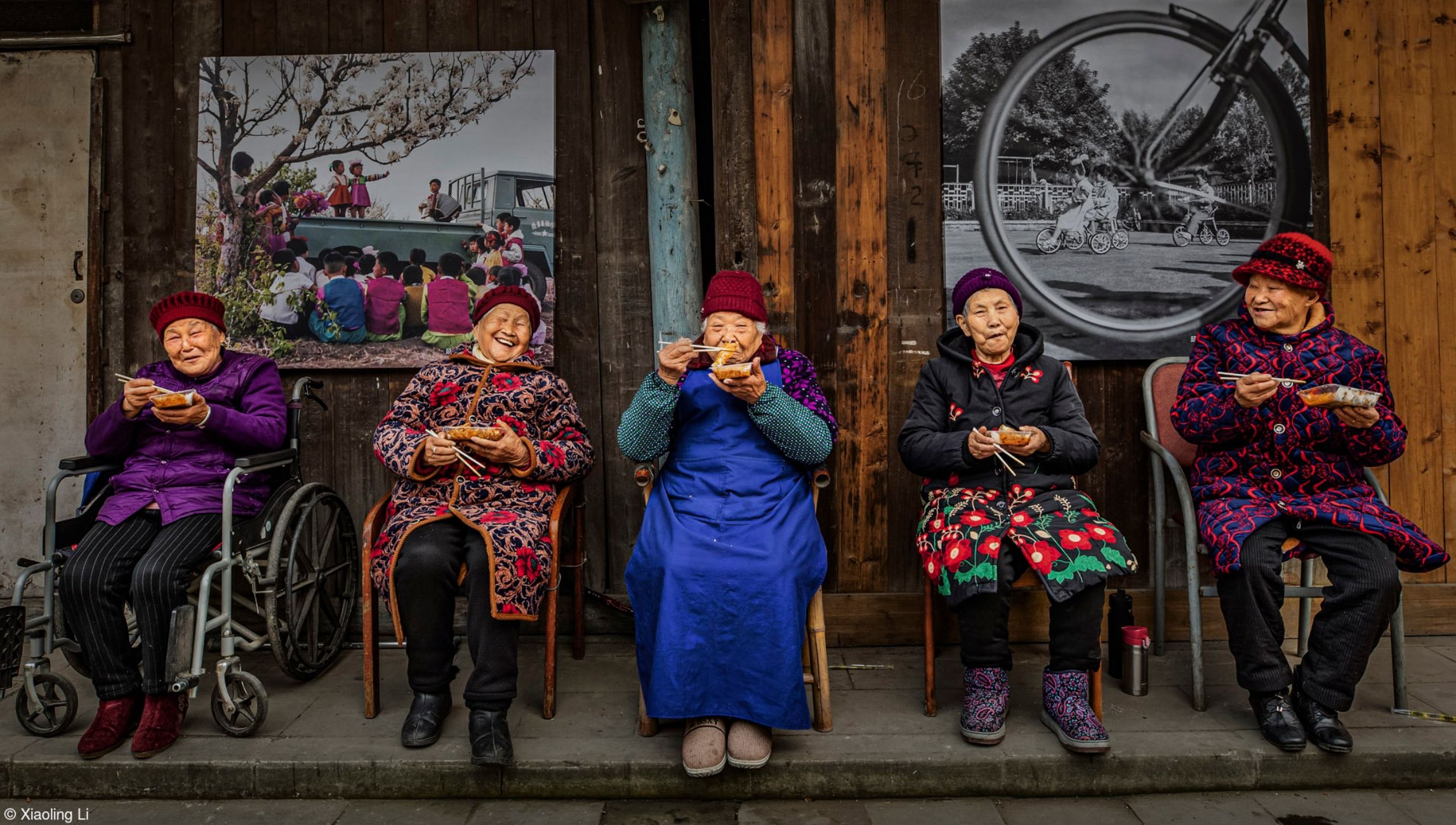 'Mayores comiendo comida deliciosa', mejor fotografía gastronómica de 2025 (Xiaoling Li)