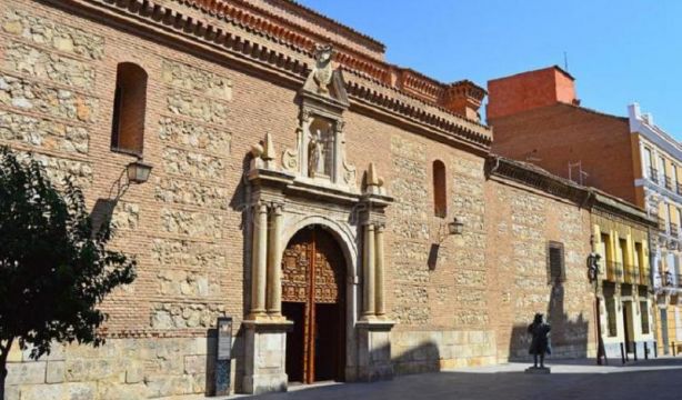 Iglesia de Santiago el Mayor Iglesia de Santiago el Mayor