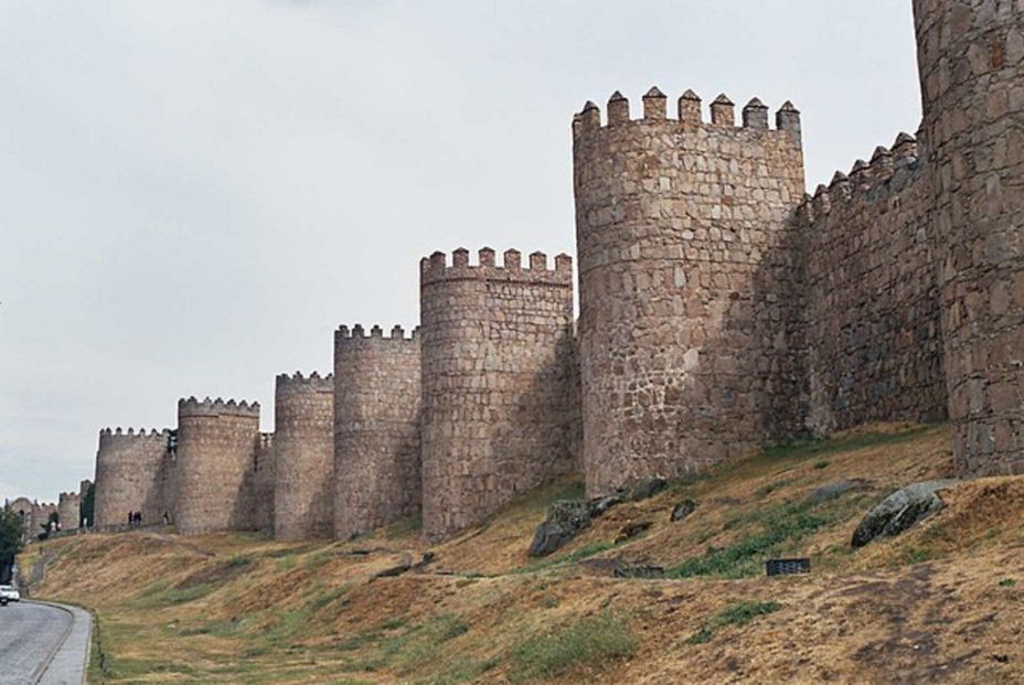 Wikipedia Commons. Descubre los edificios más antiguos de Ávila Wikipedia Commons. Descubre los edificios más antiguos de Ávila