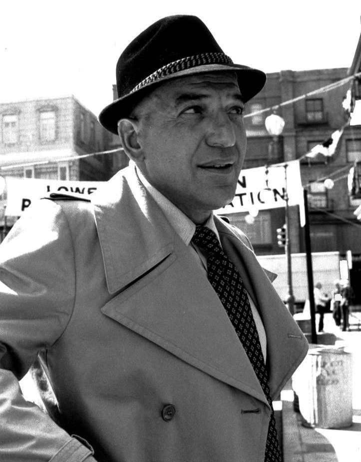  Grandes detectives.Telly Savalas como Kojak 1973