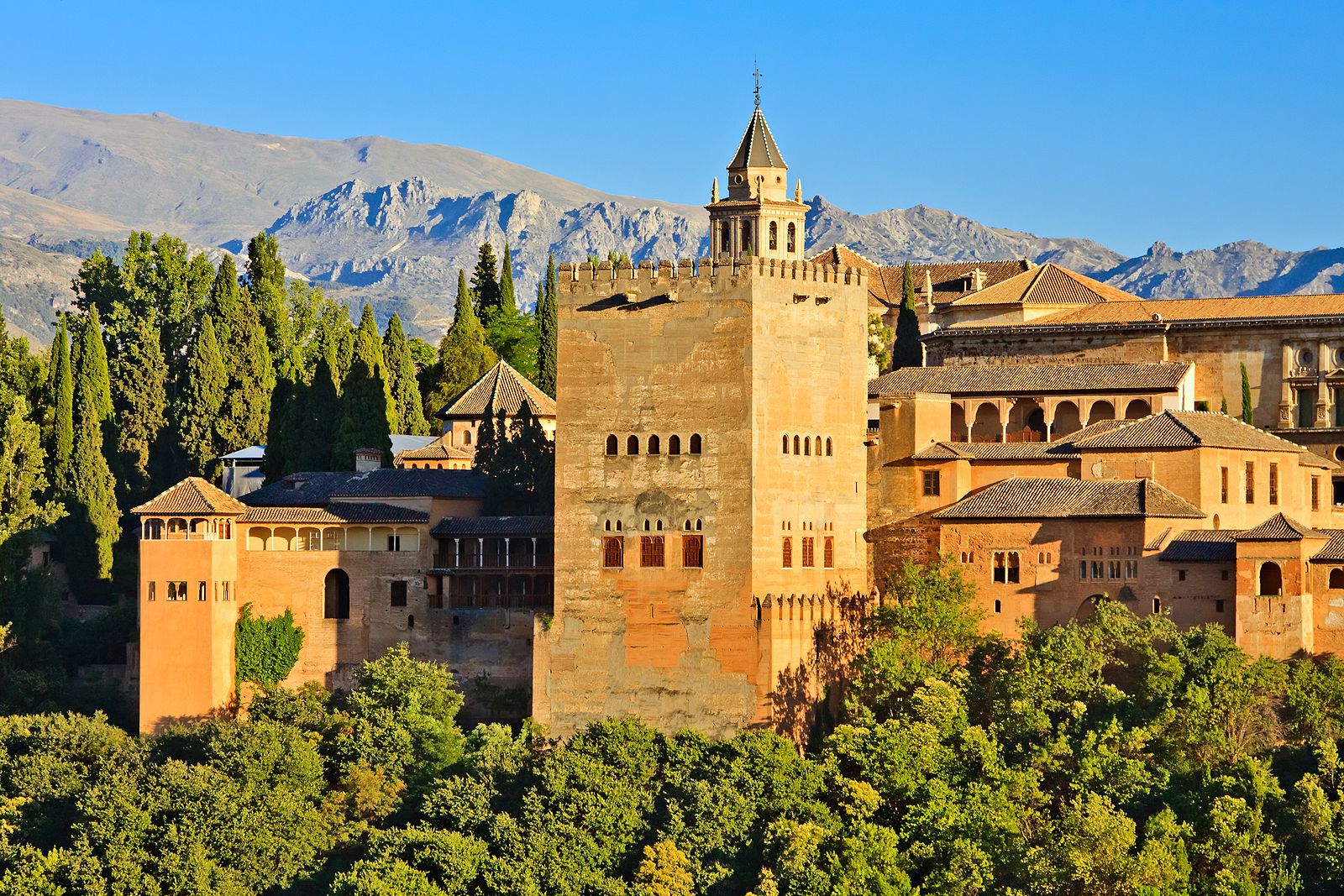 La Alhambra acoge la presentación del Premio Patrimonio Mundial Federico Mayor Zaragoza