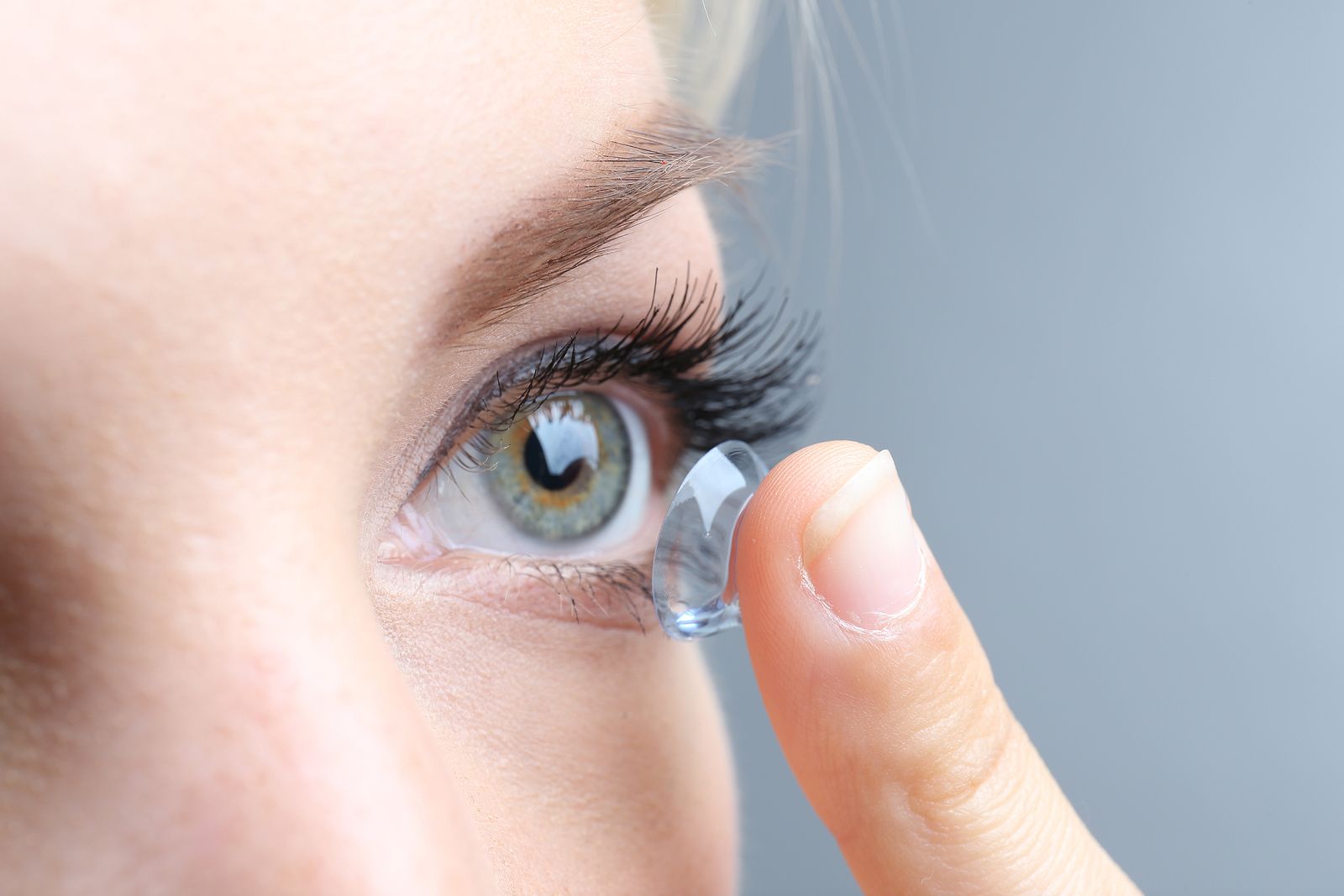 Desarrollan lentillas infrarrojas que permiten ver en la oscuridad y con los ojos cerrados