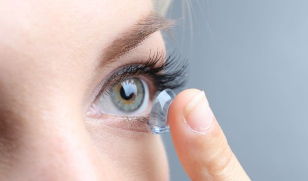 Miopía y verano: ¿cómo afrontar los problemas de visión en la playa o la piscina?