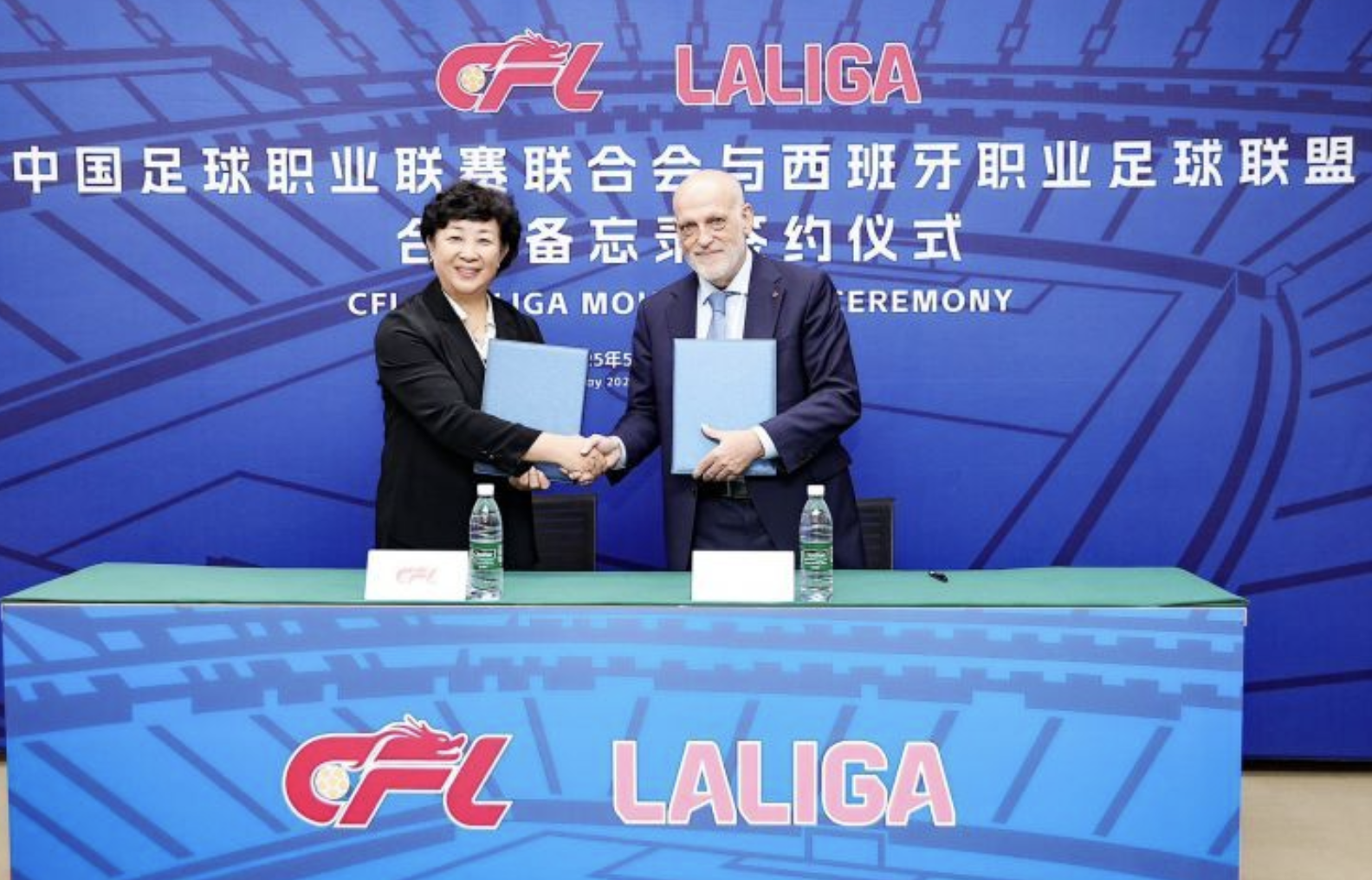 Javier Tebas será el primer consejero internacional de CFL, la Liga de Fútbol Profesional China Javier Tebas será el primer consejero internacional de CFL, la Liga de Fútbol Profesional China