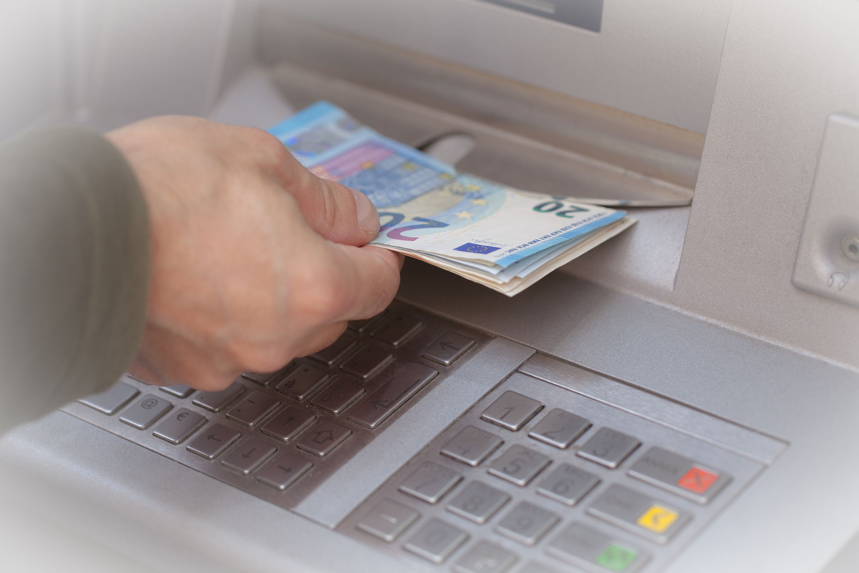 Pago de las pensiones y de la extra de junio de 2025: ¿cuál es la fecha de cobro en cada banco?. Foto: Bigstock