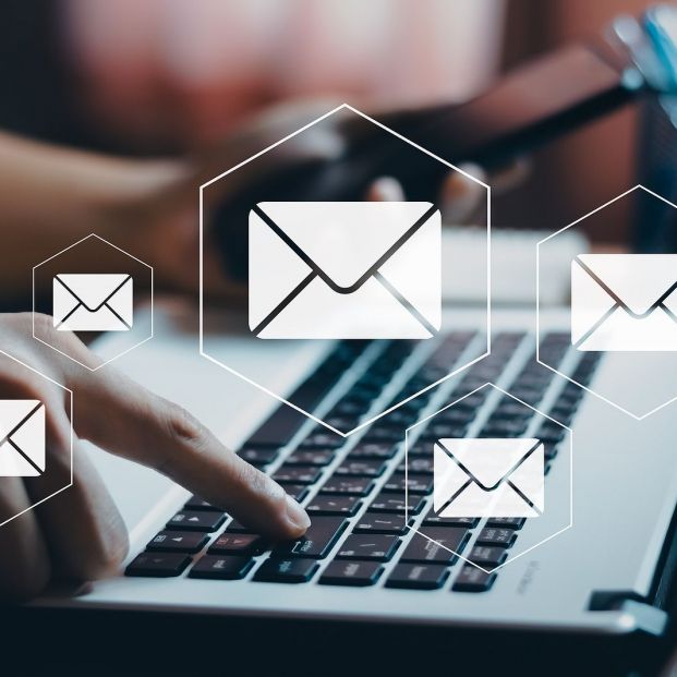 Funditec advierte de que la mayoría de las webs fraudulentas llegan mediante SMS o correos urgentes Funditec advierte de que la mayoría de las webs fraudulentas llegan mediante SMS o correos urgentes