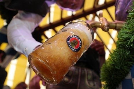 El mercado Lonja del Barranco acoge la IV edición del Oktoberfest con una edición limitada de Paulaner