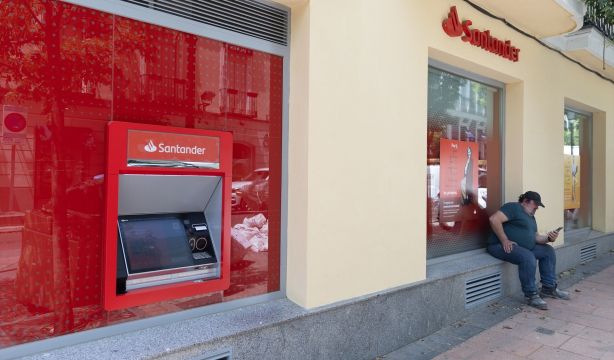 Pago de las pensiones y paga extra en junio de 2025: día de cobro de la pensión en Banco Santander