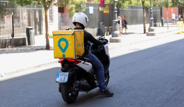 Bruselas multa con 329 millones a Glovo y Delivery Hero por prácticas ilegales
