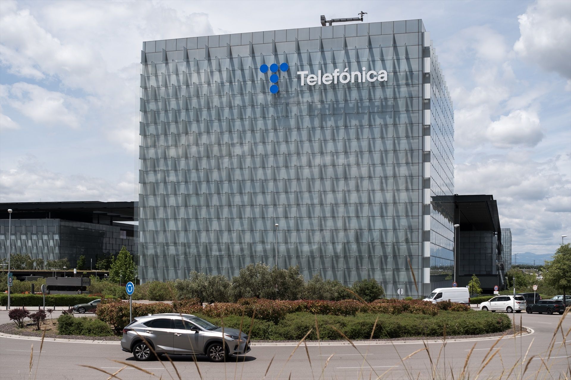 Telefónica investiga un hackeo en Movistar que afecta a datos de clientes