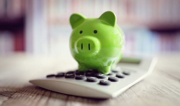 La OCU recomienda leer la "letra pequeña" de las promociones de cuentas bancarias