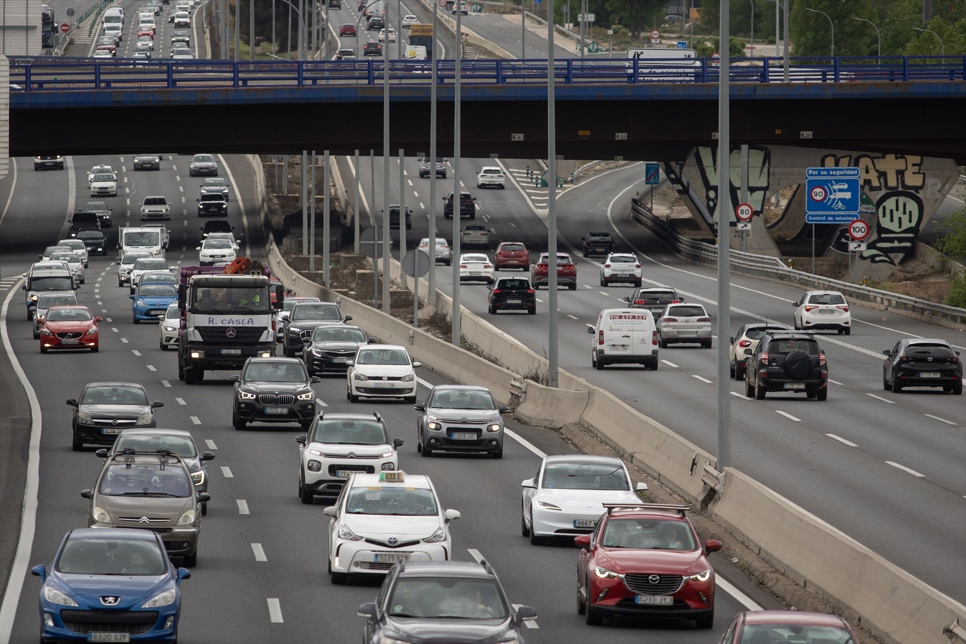 Qué significan las líneas azules de las carreteras Qué significan las líneas azules de las carreteras