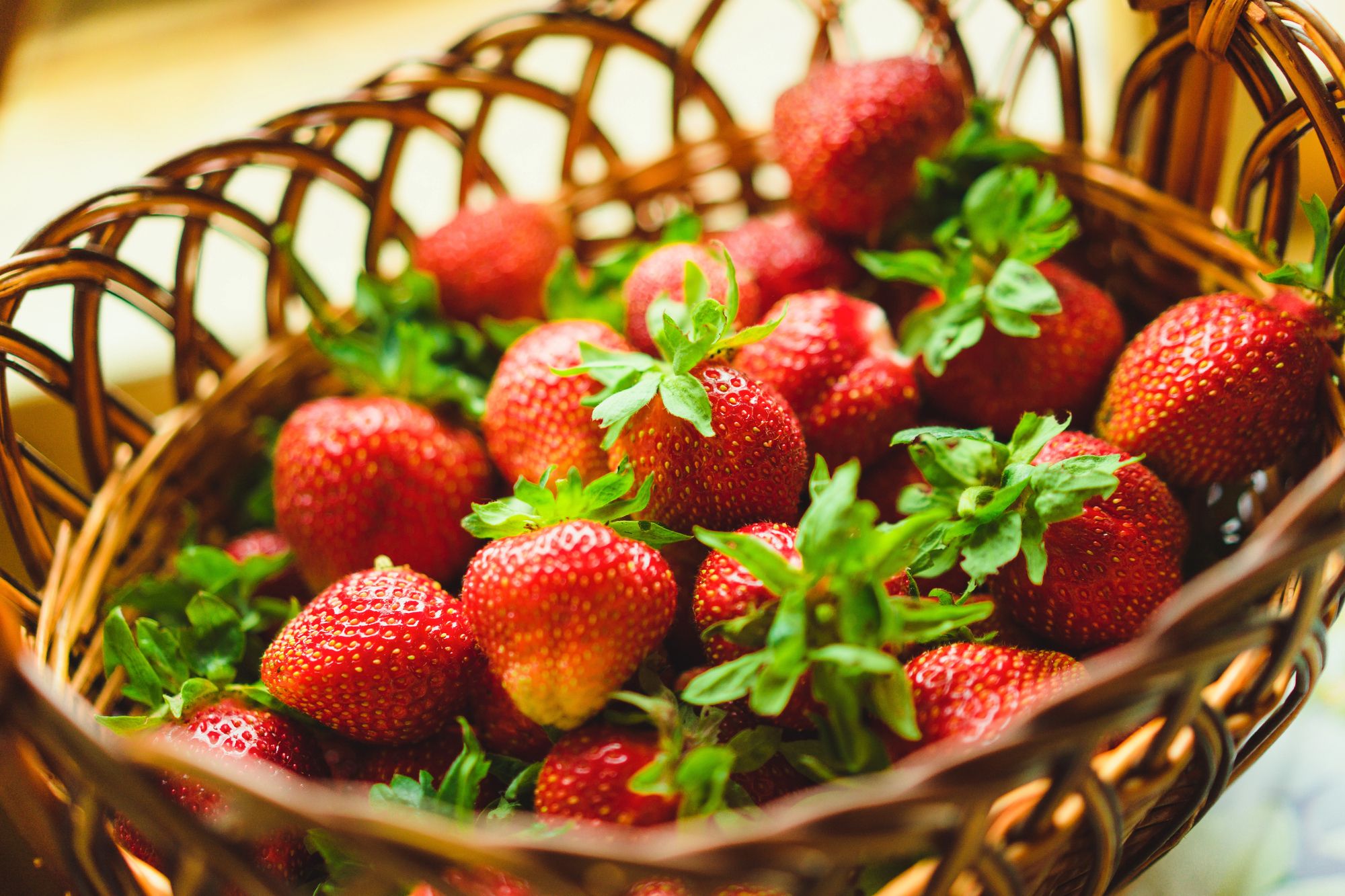 Fresas más allá del postre: receta de albóndigas de caza con fresitas de Aranjuez y un cóctel