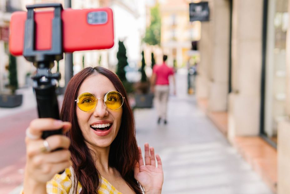 El Gobierno identifica a más de 100 influencers que publicaban publicidad encubierta El Gobierno identifica a más de 100 influencers que publicaban publicidad encubierta