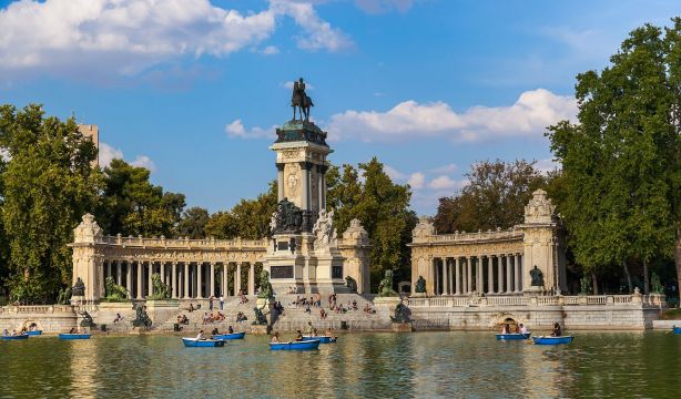 El Retiro cumple 90 años como jardín artístico y lo celebra con una exposición