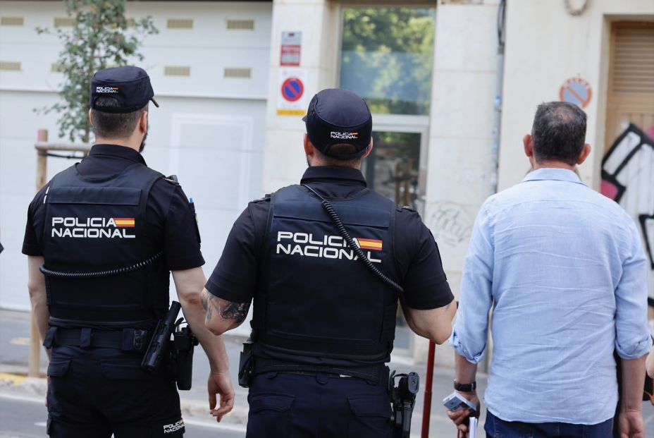 La UCO registra la casa de Ábalos en Valencia La UCO registra la casa de Ábalos en Valencia