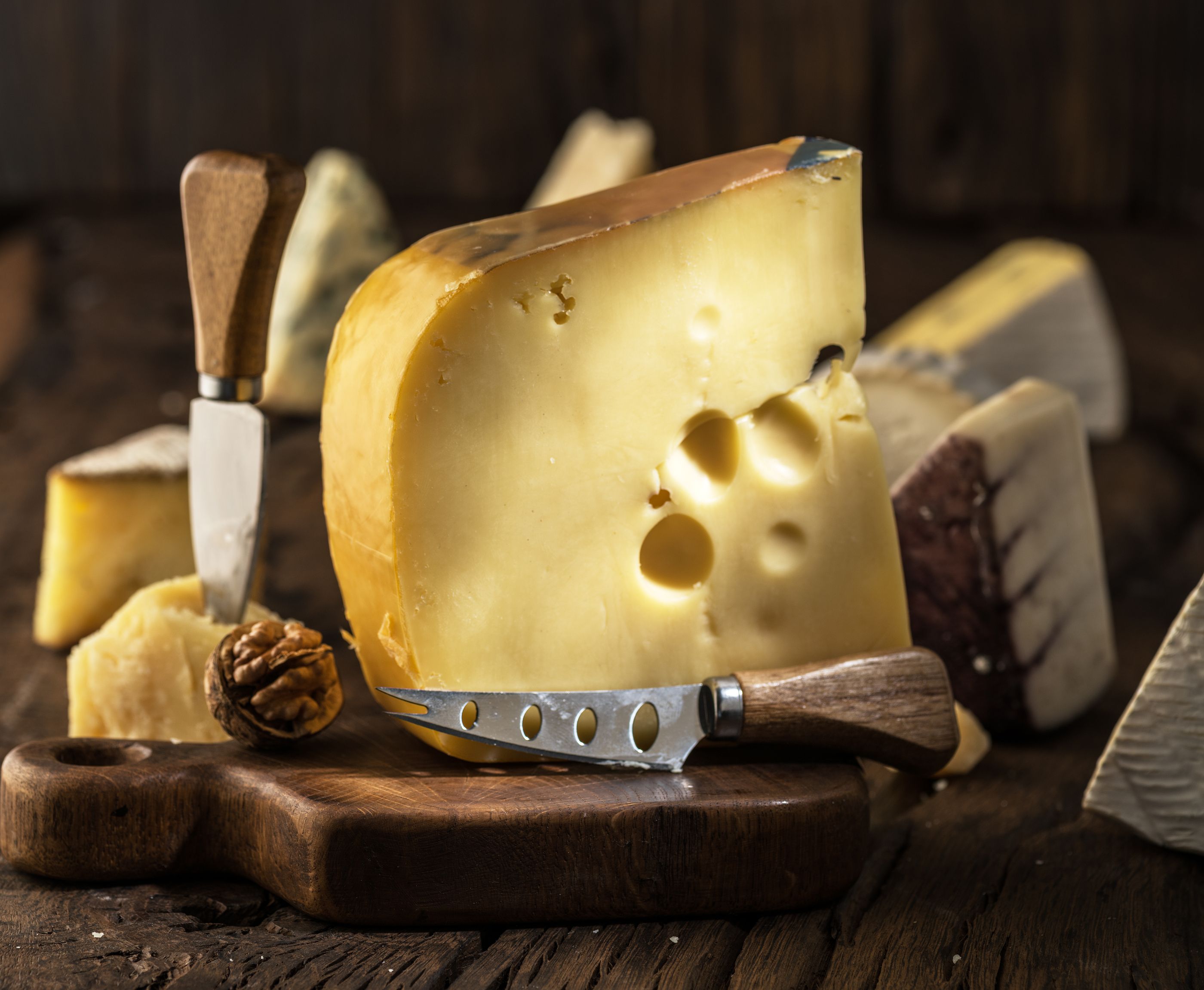Sanidad retira trece lotes de queso de vaca procedentes de Francia 