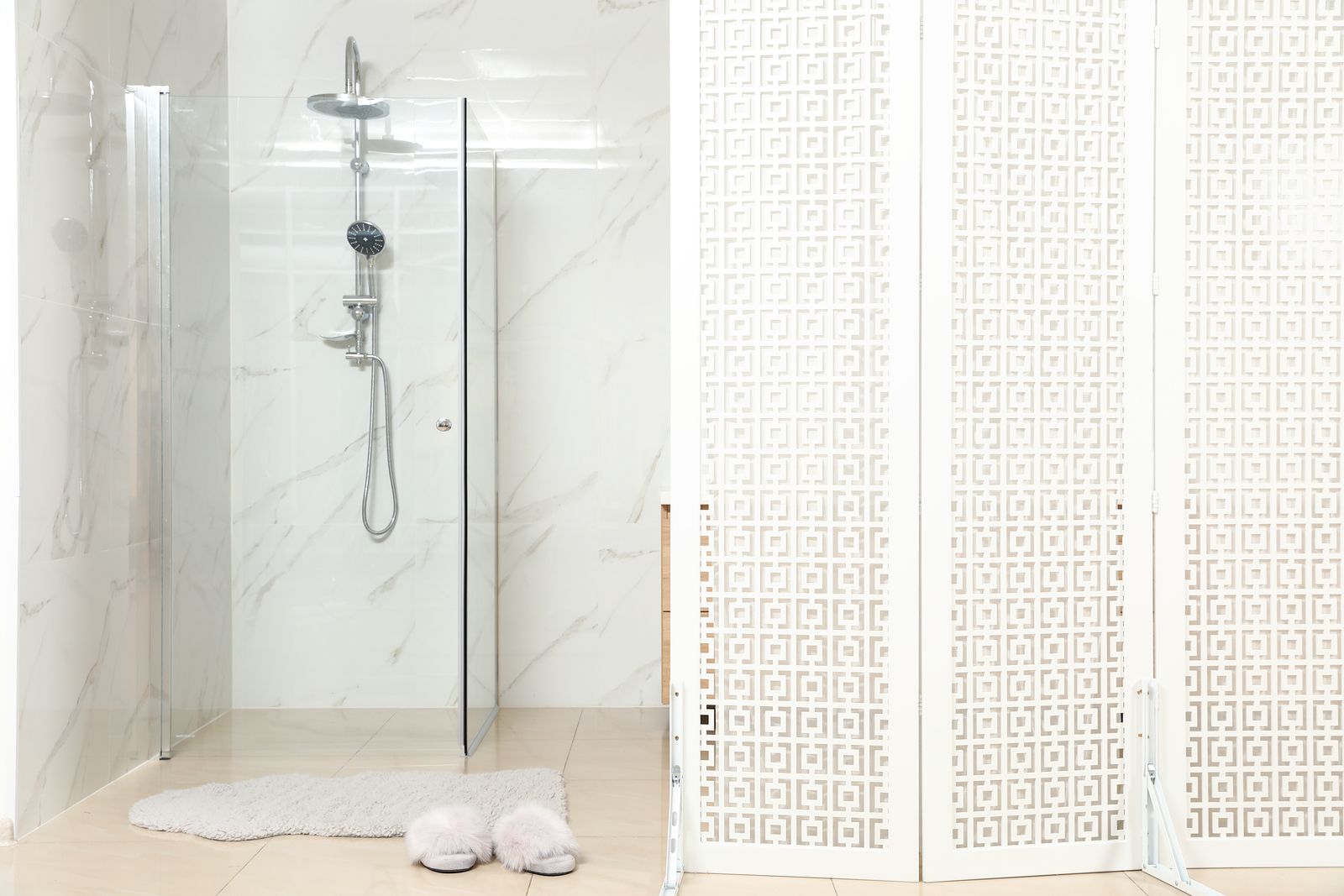 El truco viral de TikTok más sencillo para limpiar la ducha