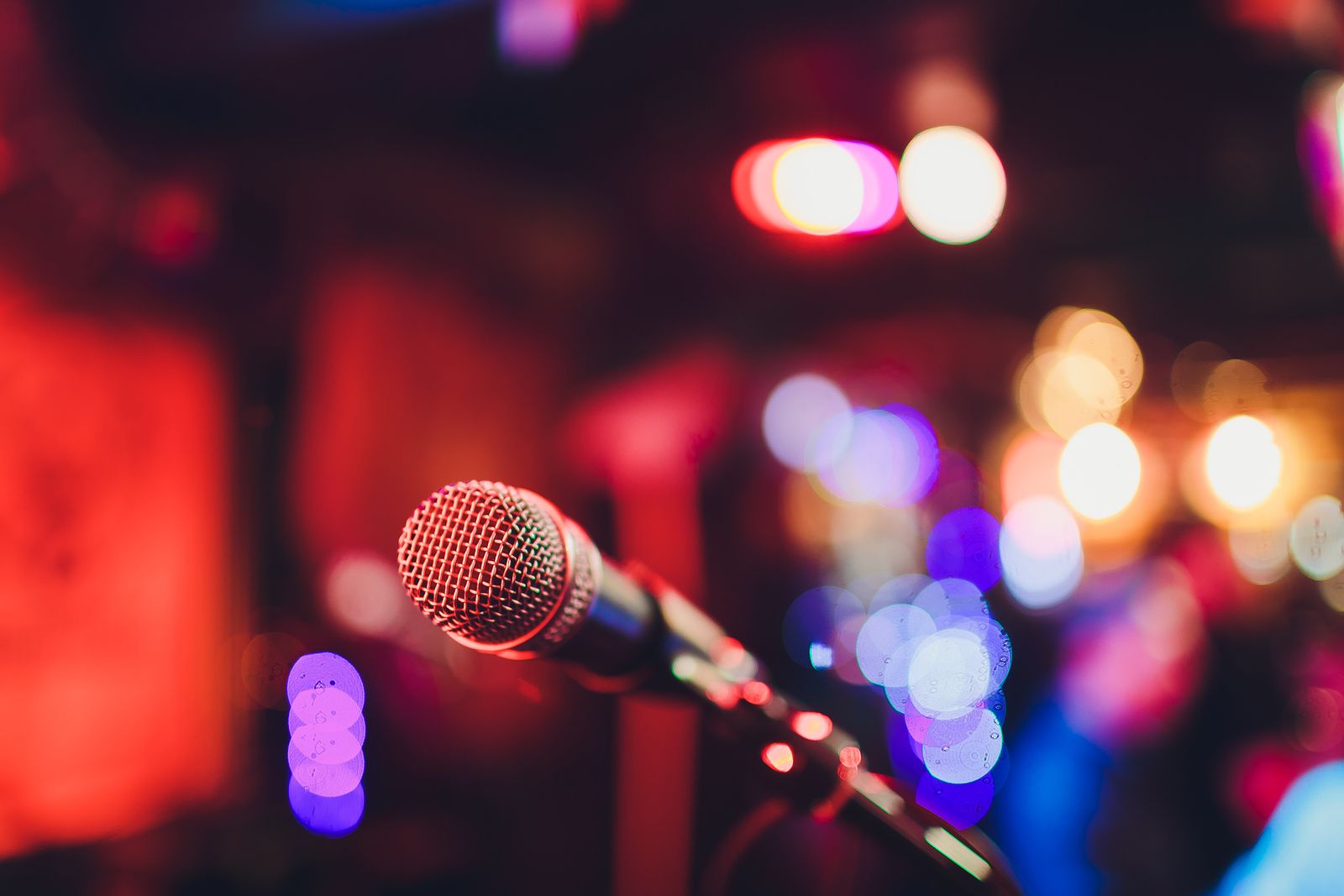 Karaokes en Madrid donde los mayores podrán demostrar sus dotes con el micrófono