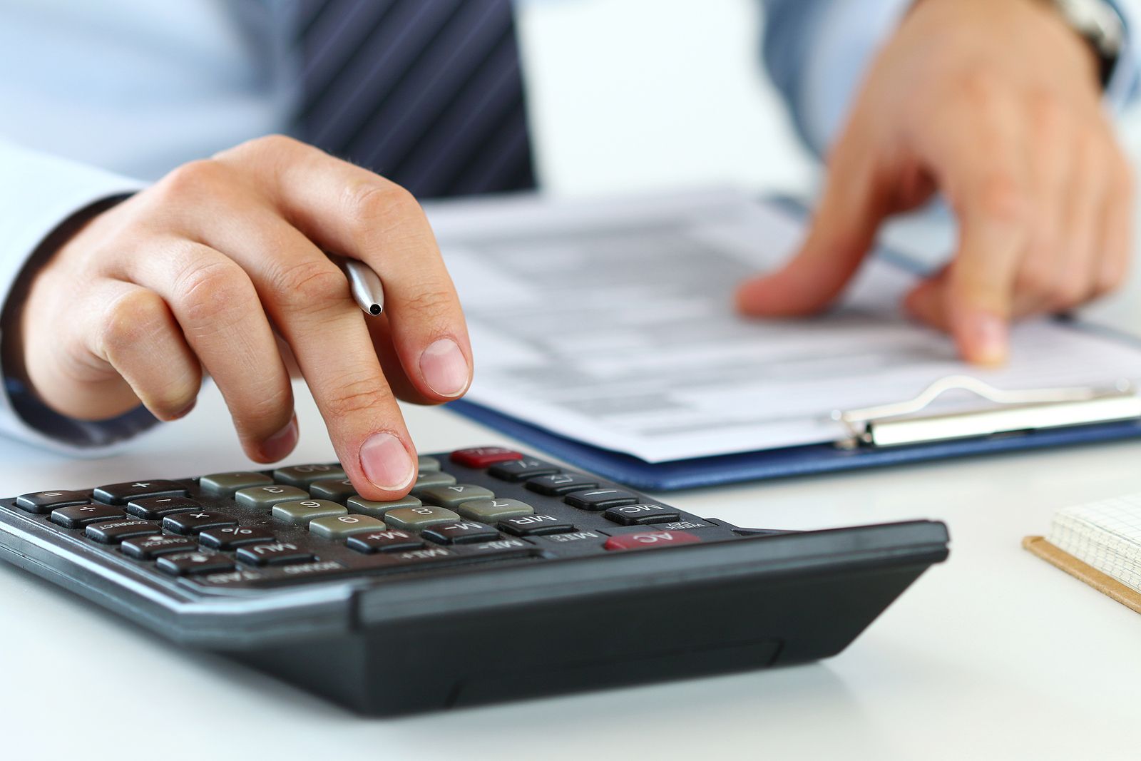 Un experto en finanzas explica cómo puedes ahorrar 500 euros al año: "Deja de hacer esto"