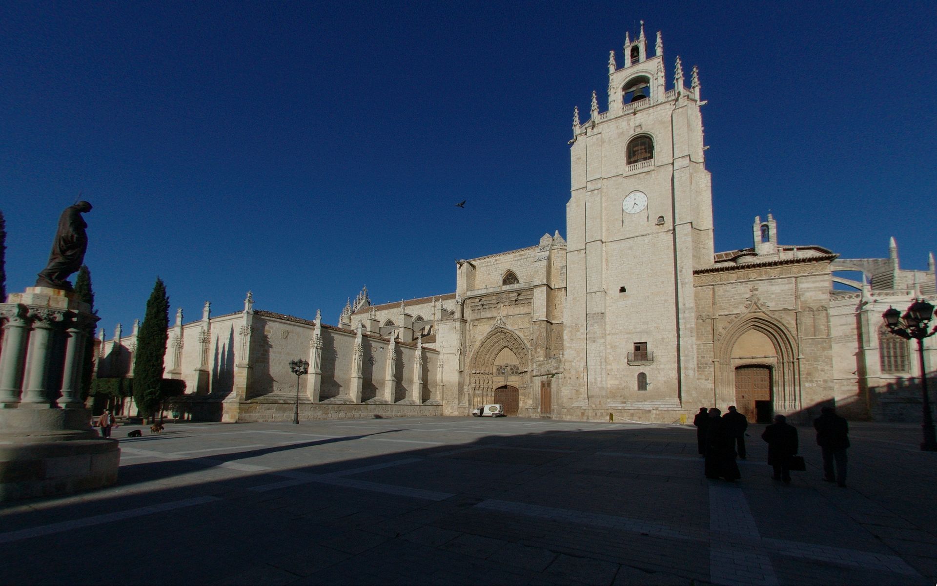 ¿Cuáles son los edificios más antiguos de Palencia?
