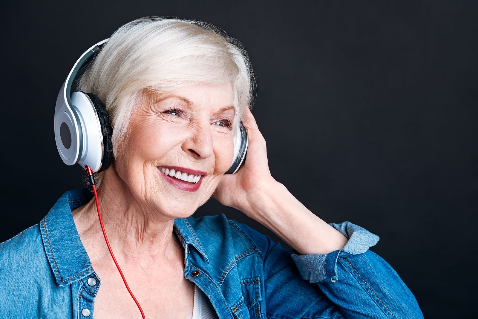 ¿Usas auriculares? Qué volumen es el adecuado para no acabar sordos