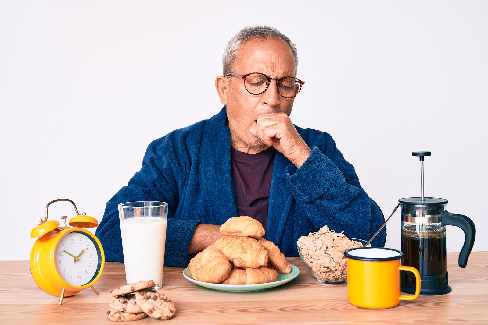 Estos son los 4 hábitos que más perjudican tu salud después de los 60 años