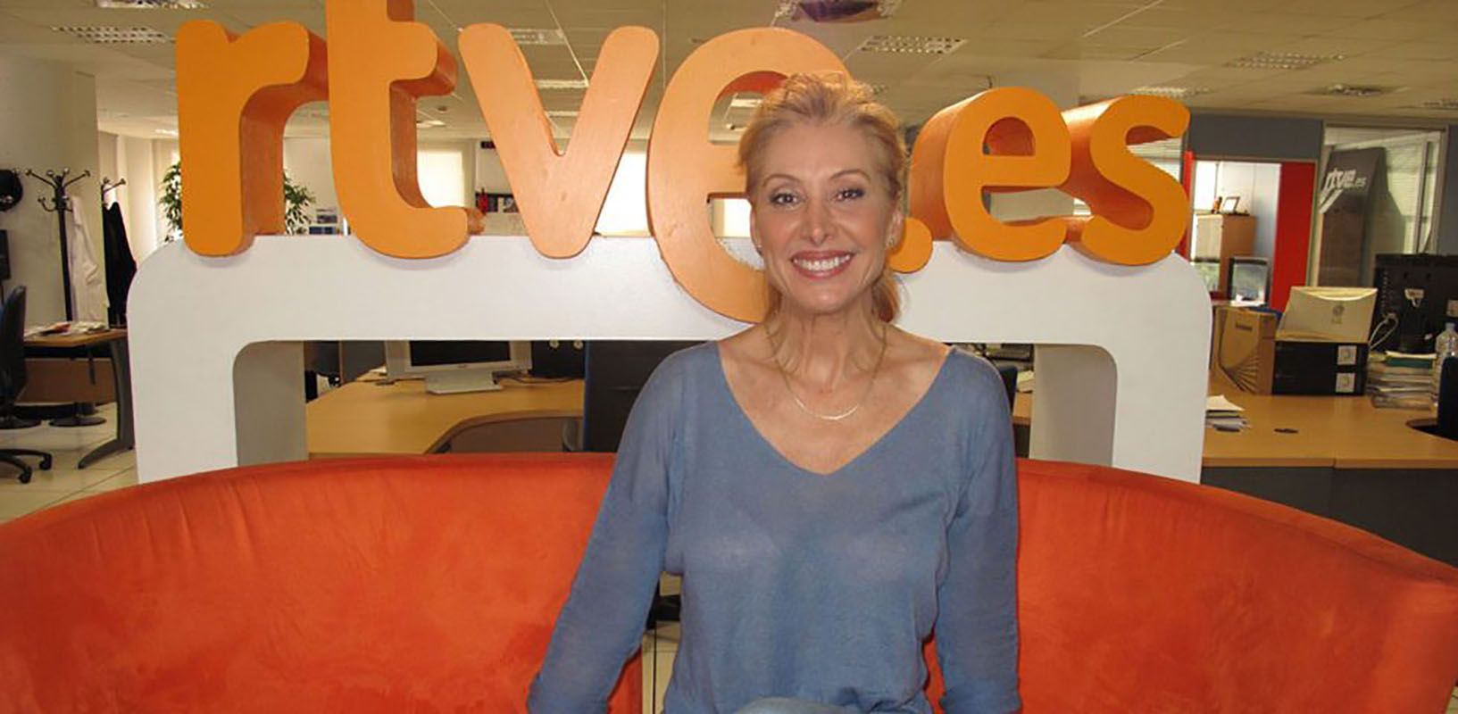 Teresa Viejo reivindica en Avilés 'El poder de reinventarse' de los sénior