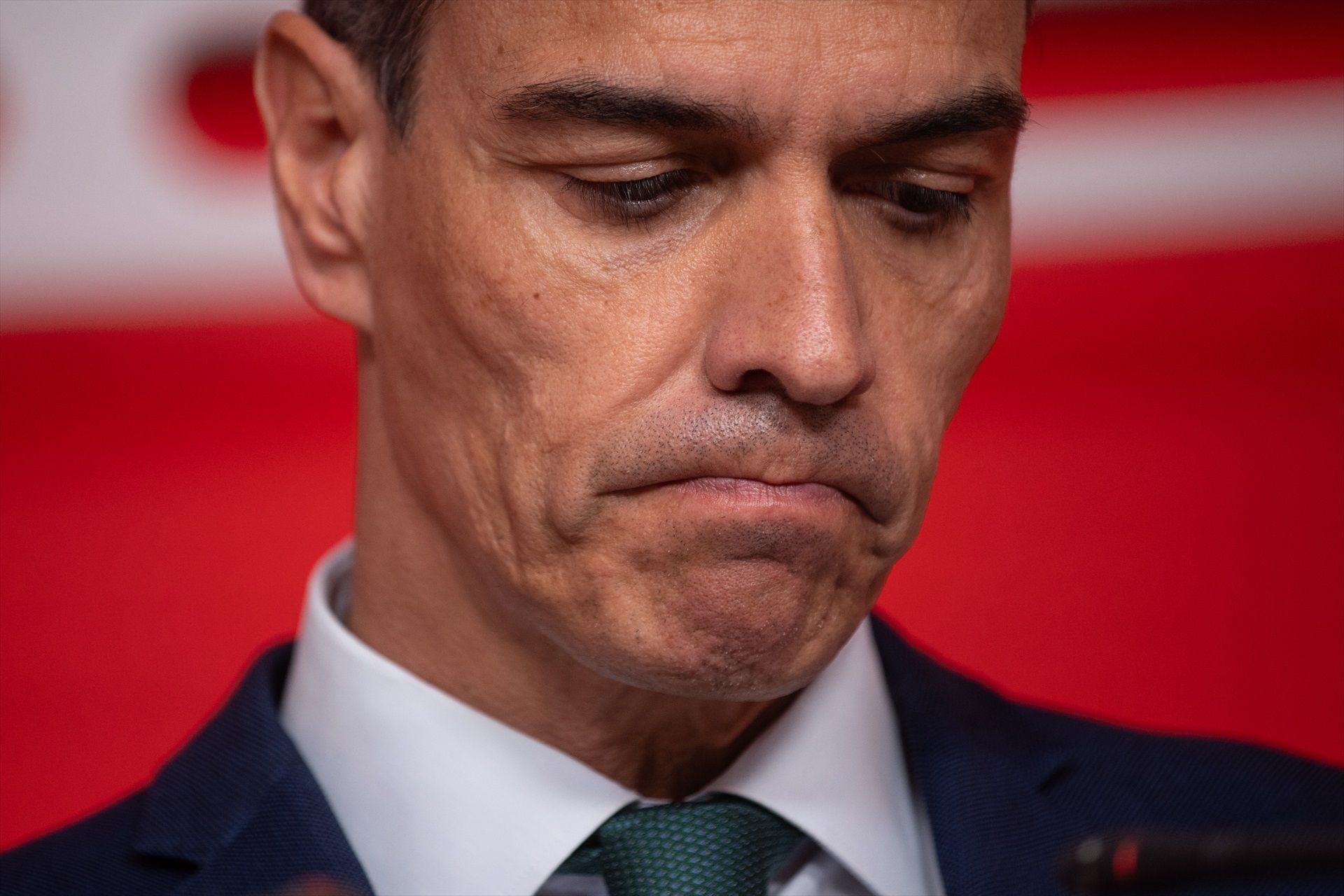 Sánchez envía una carta a la militancia en la que denuncia una operación de "demolición moral"