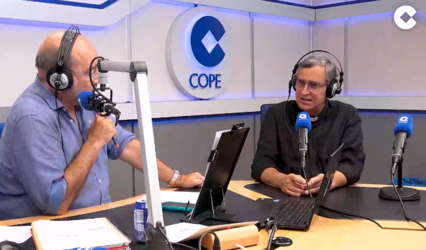 Padre Doñoro en el programa de Ángel Expósito: "Ser mujer en la selva es lo peor que te puede pasar"