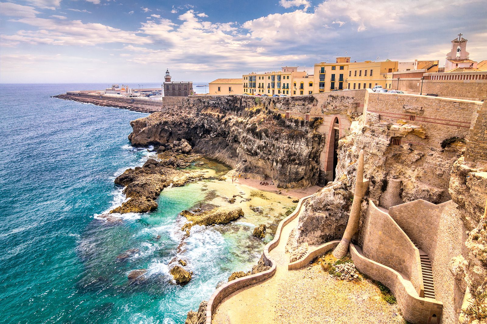¿Cuáles son los edificios más antiguos de Melilla?