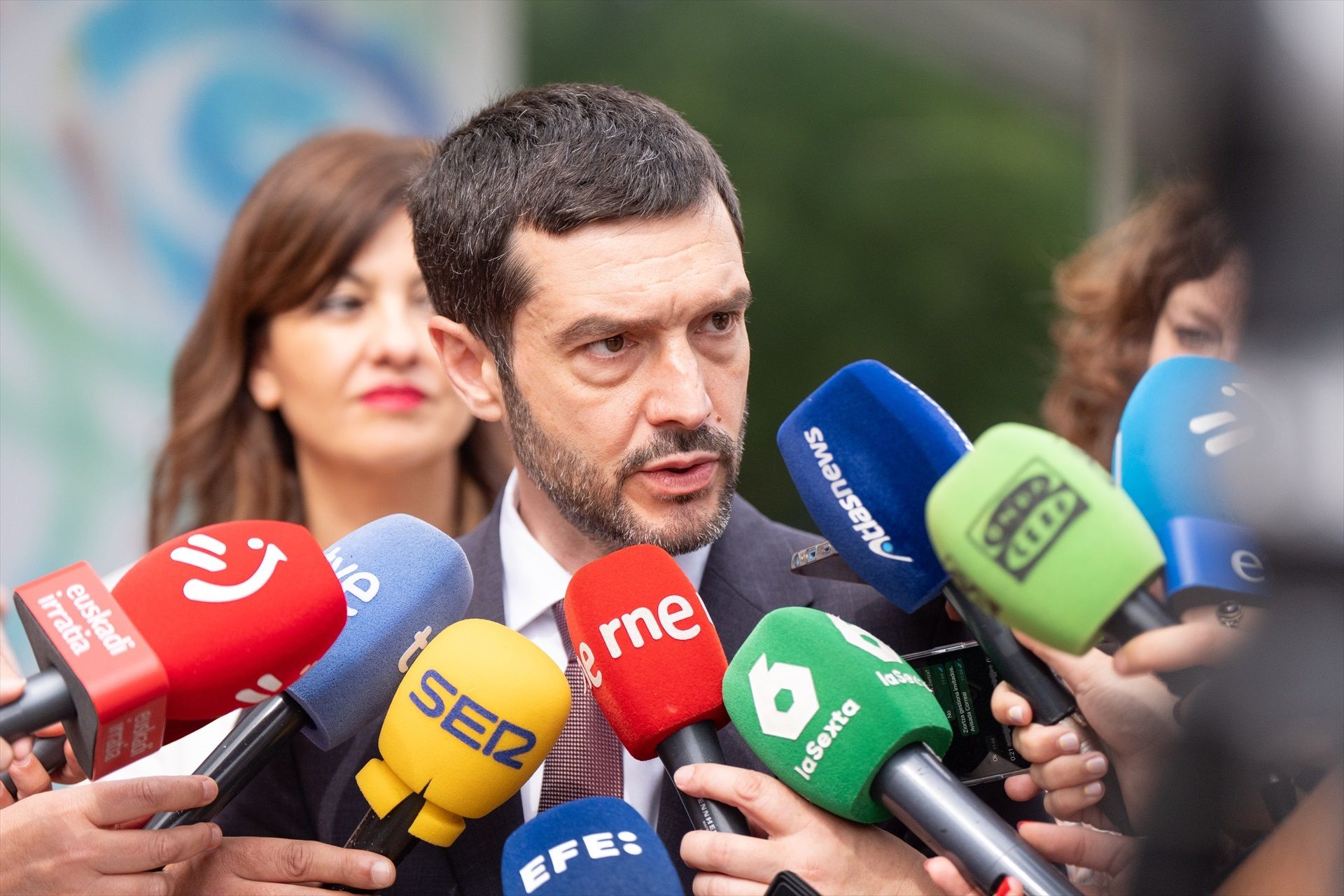 Bustinduy presiona para que el Gobierno asuma el 50% de la financiación de la Dependencia