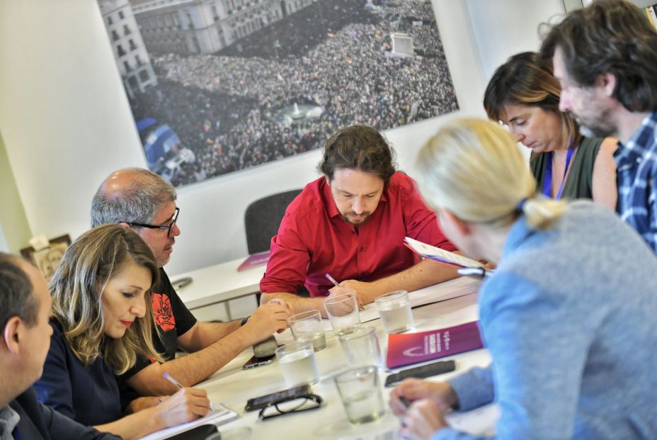 Reunión de Unidas Podemos con CCOO y UGT