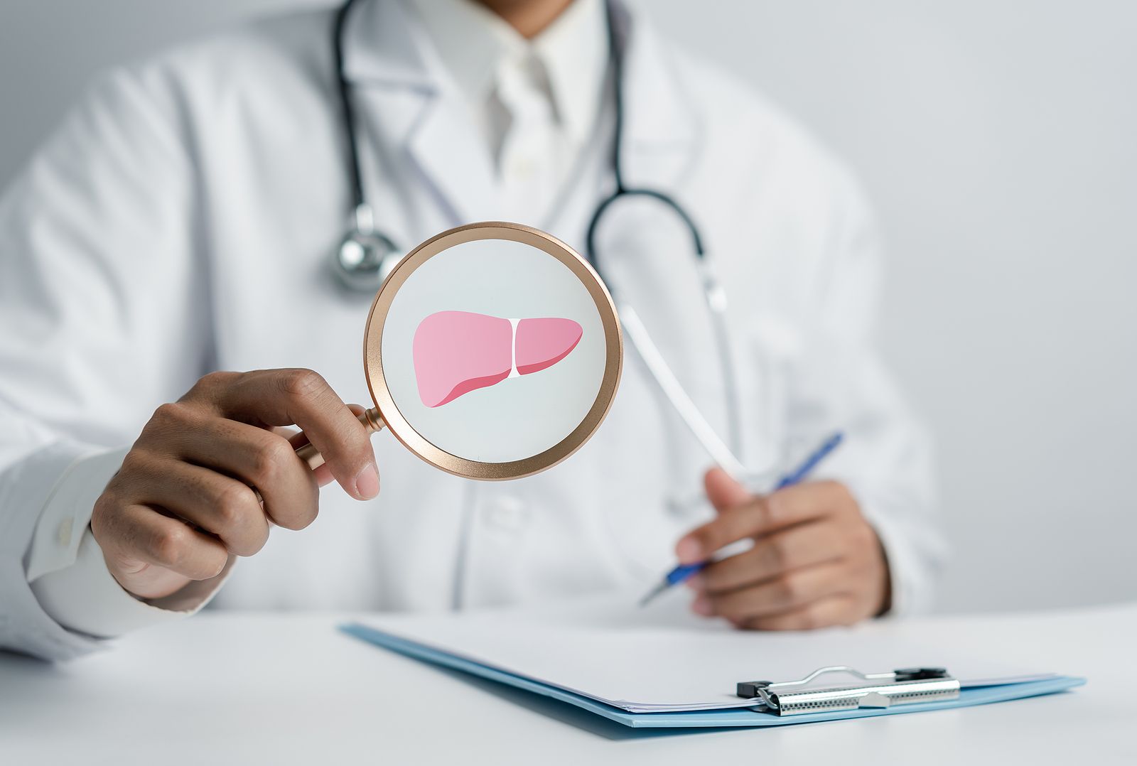 ¿Cuáles son las principales causas del cáncer de hígado en España?