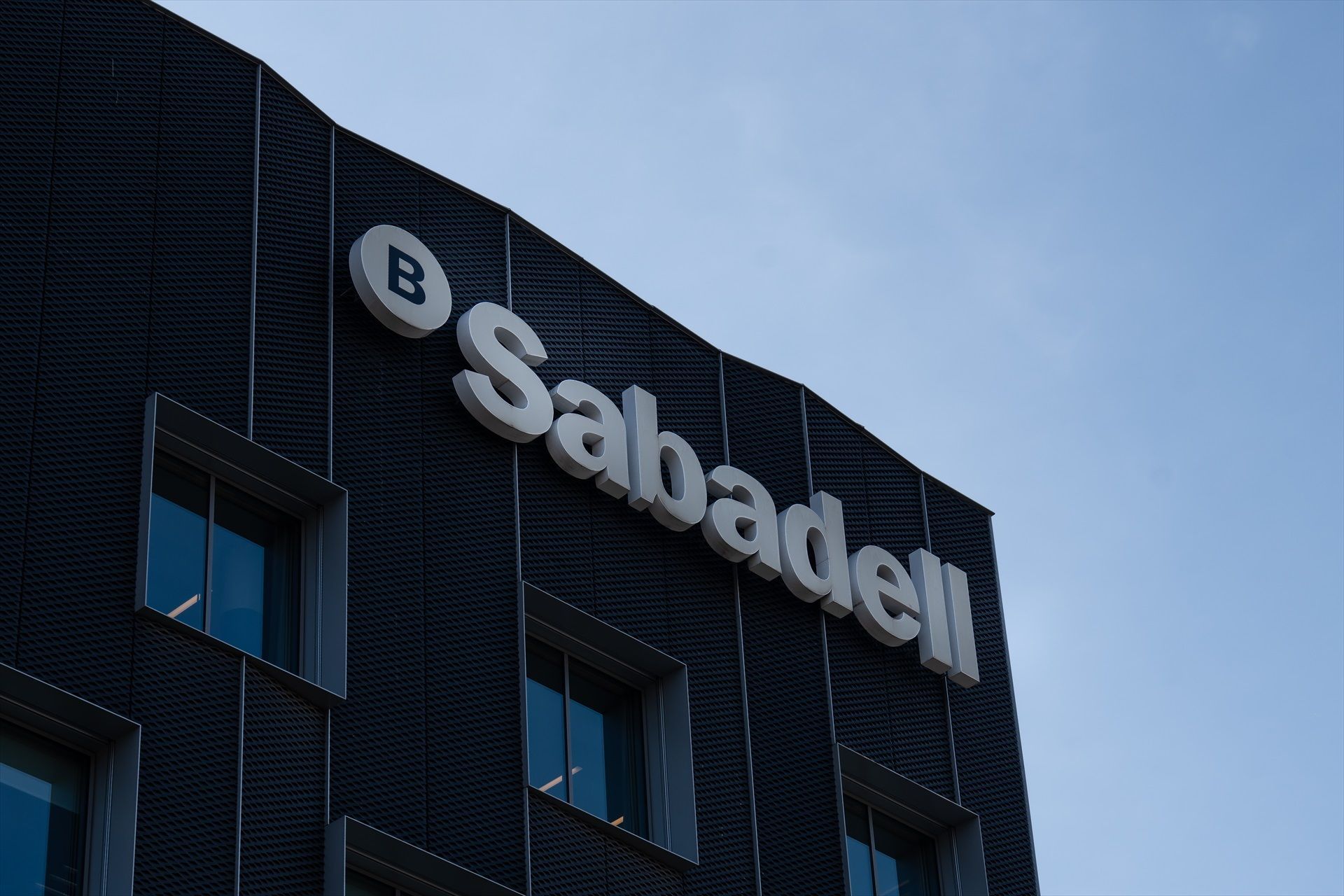 europapress 6194490 edificio banco sabadell febrero 2024 san cugat valles barcelona catalunya