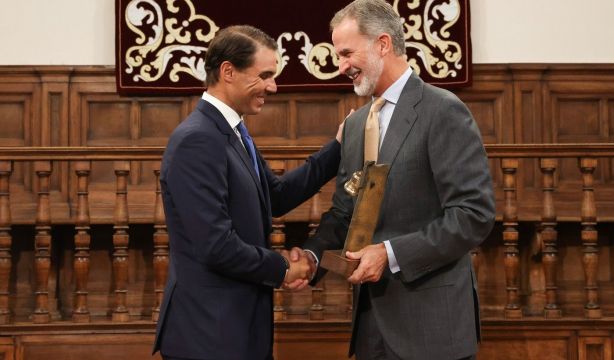 El Rey concede los primeros títulos nobiliarios de su reinado a Rafa Nadal y Luz Casal